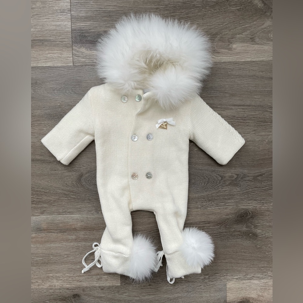 Brand new / NWOT MI LOVES SIGNATURE Fox Fur Trim/Pompoms Baby Pramsuit Size 1 m